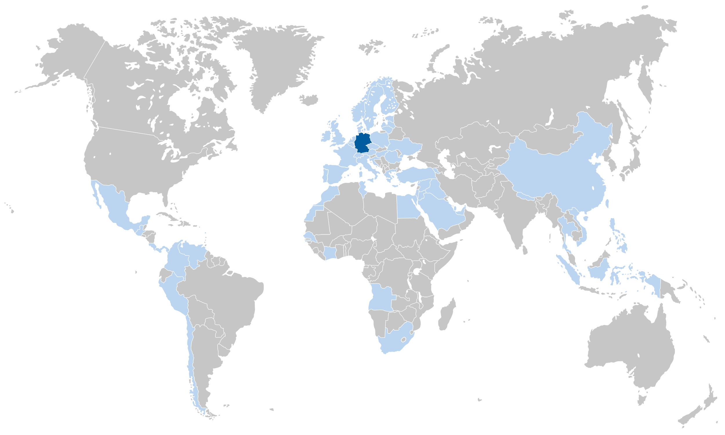Weltkarte, auf welcher die Länder, welche von custo med durch Fachhandelspartner betreut werden, hellblau darstellt und Deutschland als Hauptstandort von custo med in dunklerem Blau, der Firmenfarbe der custo med GmbH