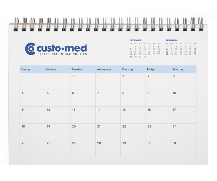 Kalender: custo med Werbematerial mit Logo und Jahresplan, transparenter Hintergrund